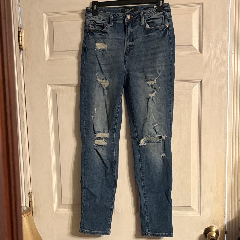 Judy Blue Distressed Skinny Jeans in Blue